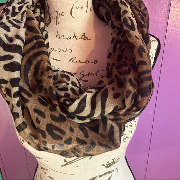 Leopard Print Scarf - Picture 2 of 5